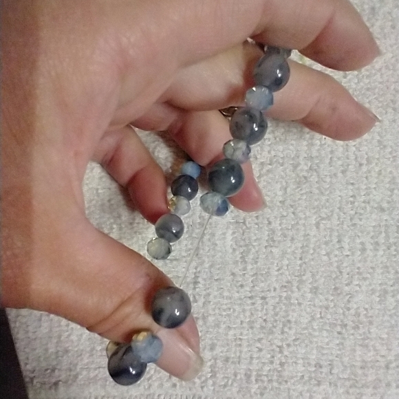Blue Grey Aurora borealis faceted beaded Stretch bracelet - Picture 2 of 3